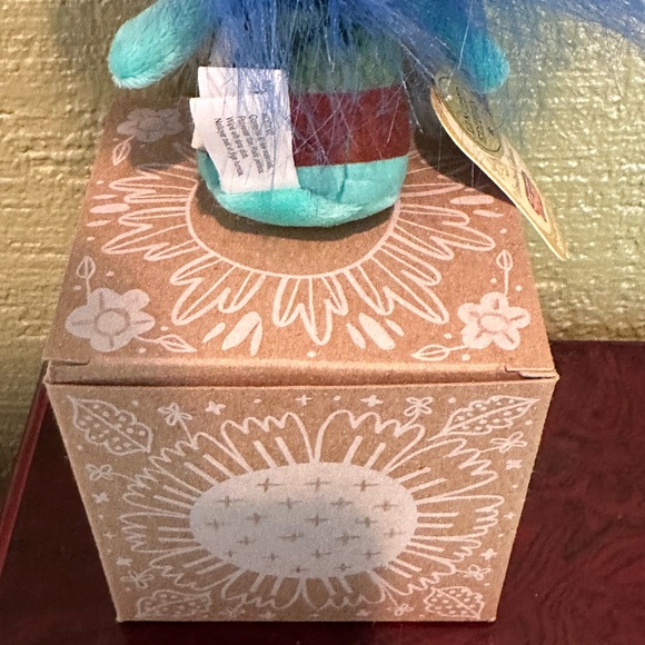 Branch | 2016 Hallmark Itty Bittys "Trolls" Limited Edition 4" Plush - Picture 5 of 5